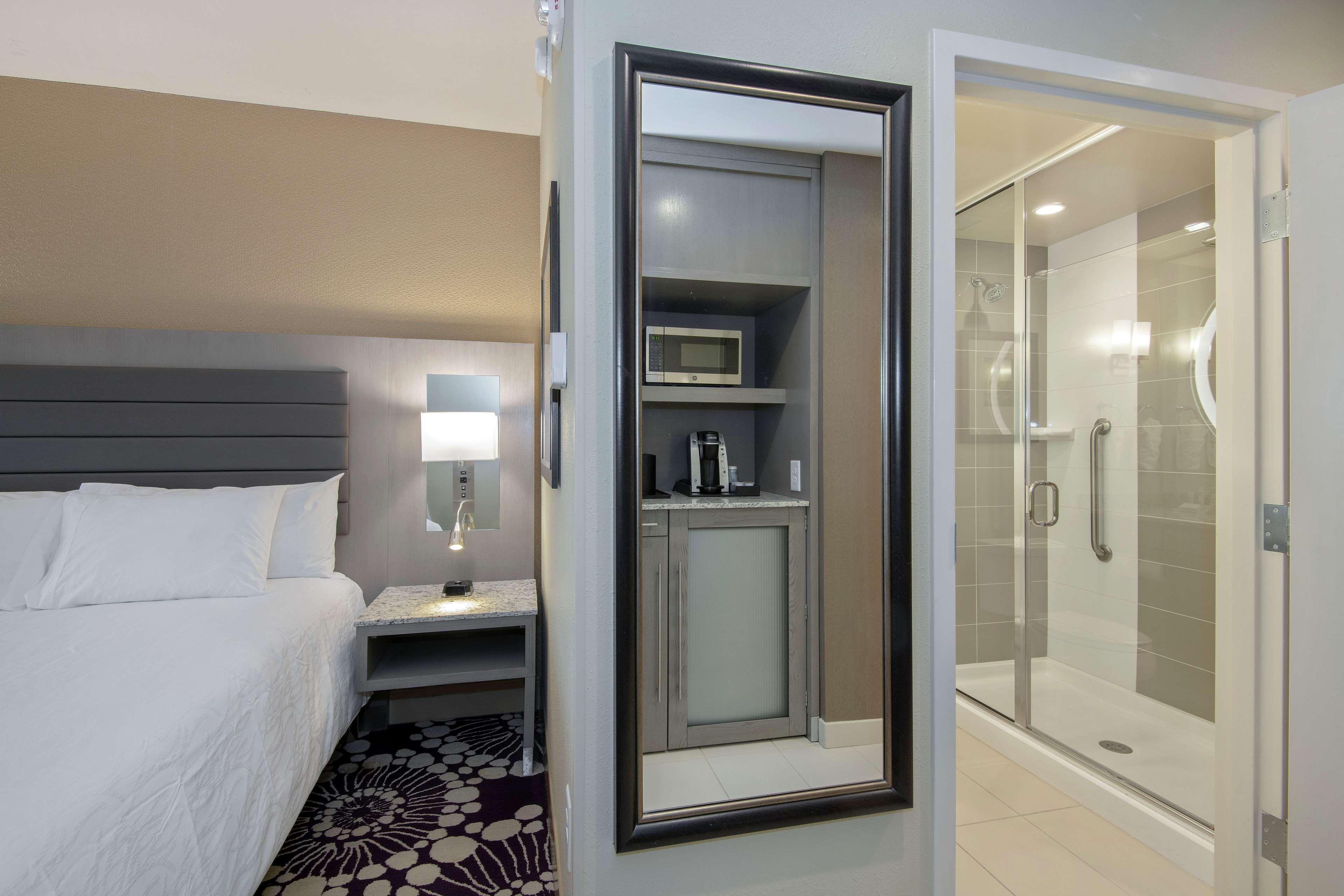 Hilton Garden Inn Raleigh/Crabtree Valley מראה חיצוני תמונה