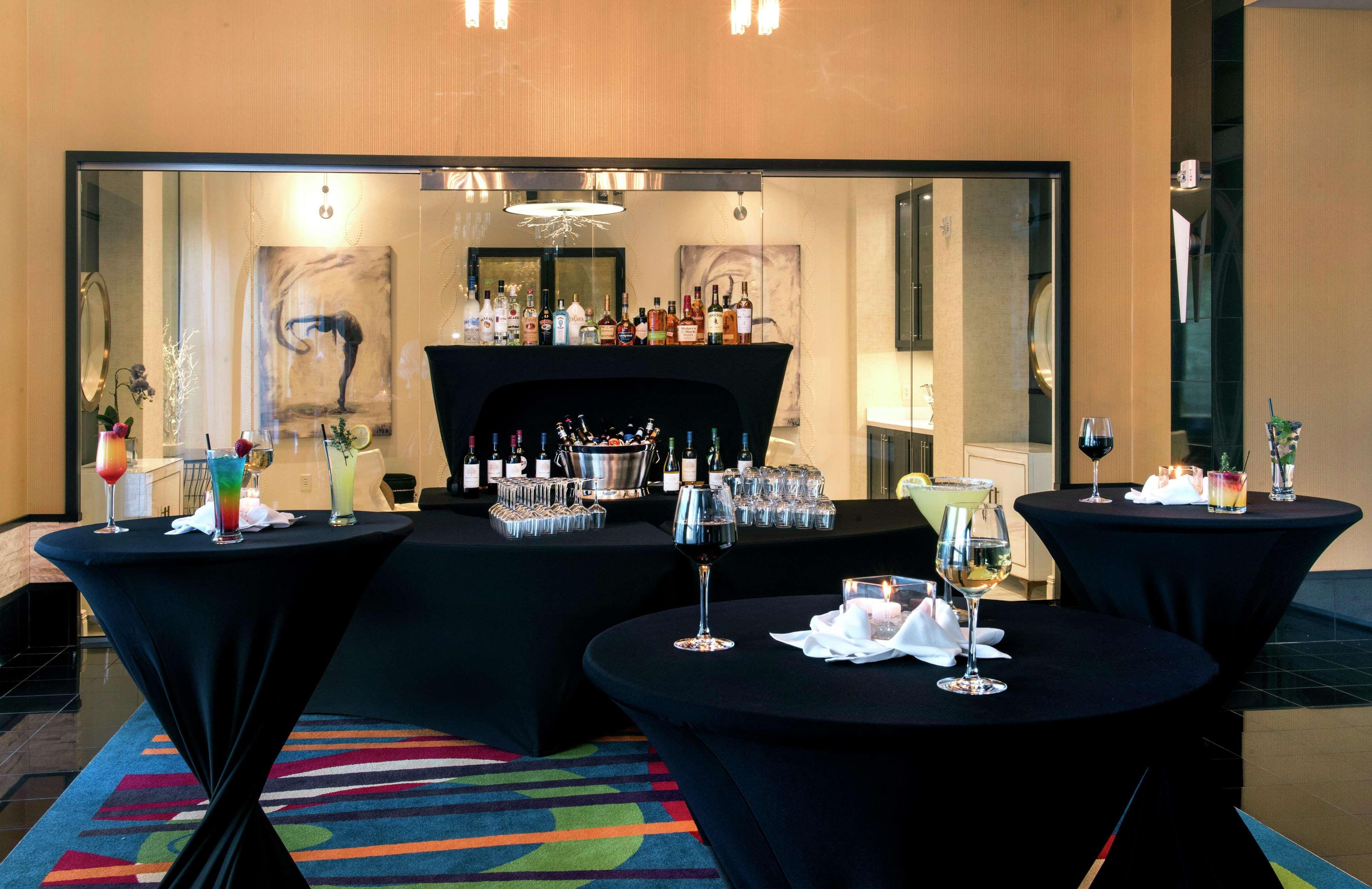 Hilton Garden Inn Raleigh/Crabtree Valley מראה חיצוני תמונה