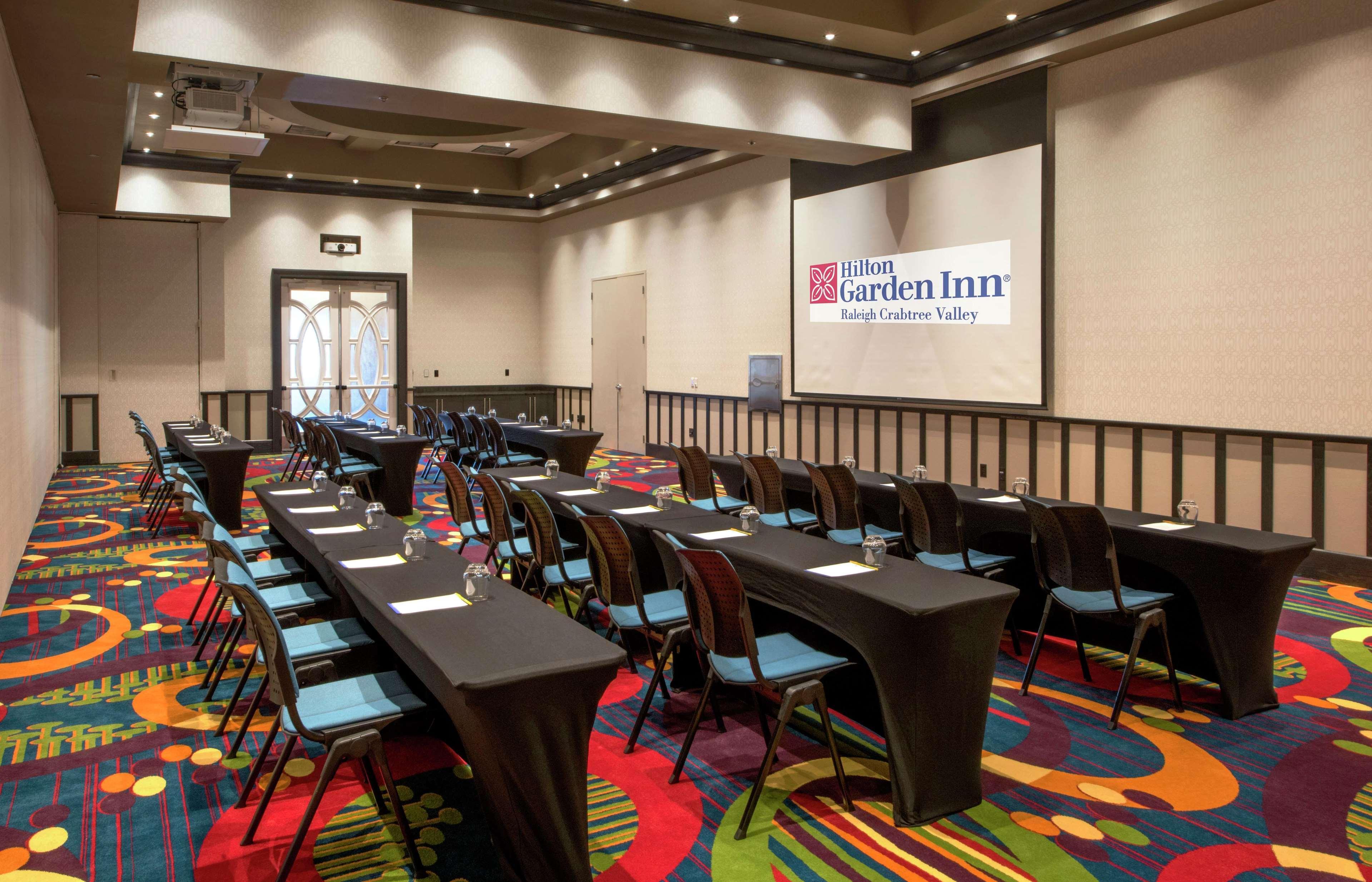 Hilton Garden Inn Raleigh/Crabtree Valley מראה חיצוני תמונה