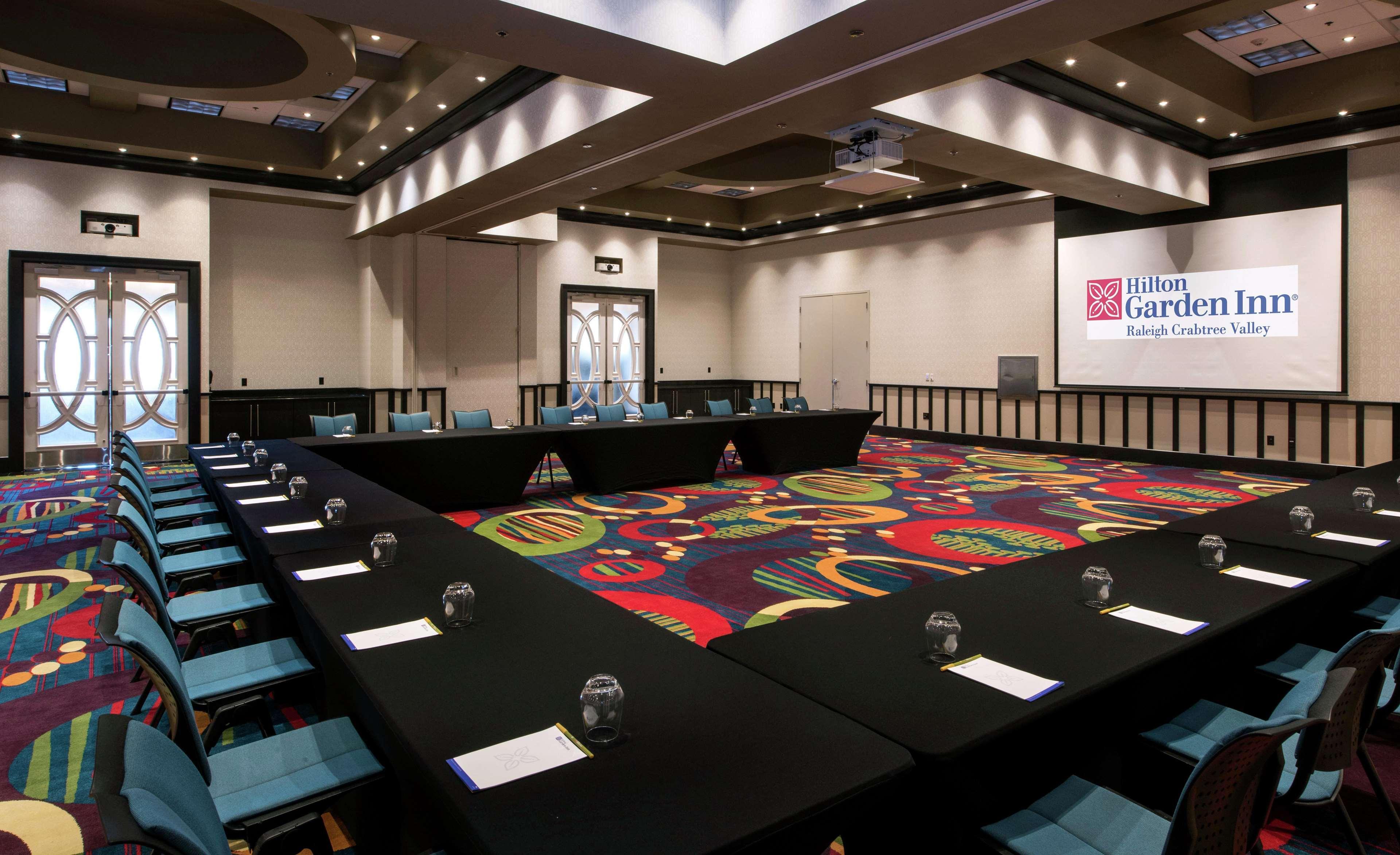 Hilton Garden Inn Raleigh/Crabtree Valley מראה חיצוני תמונה