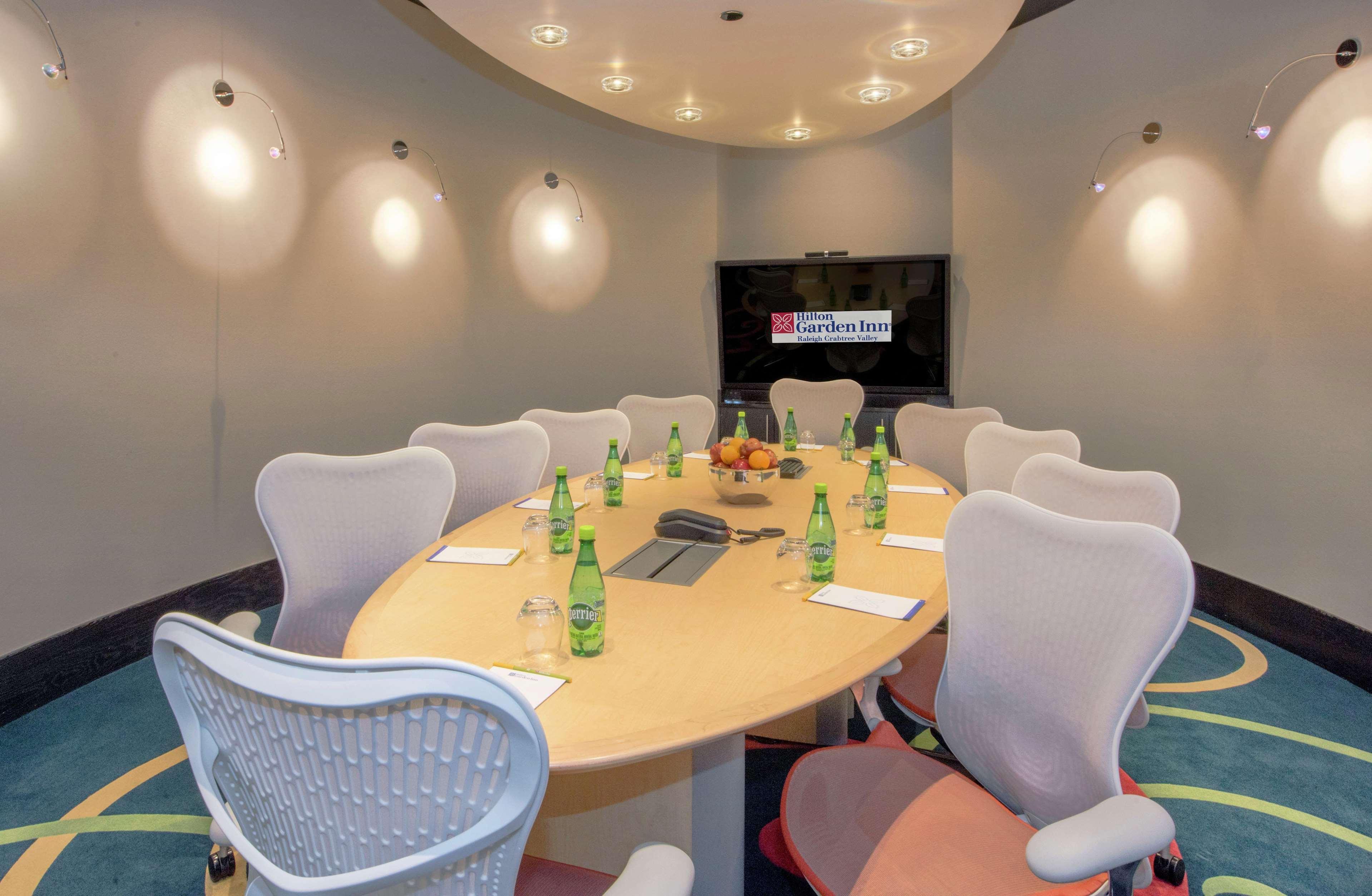 Hilton Garden Inn Raleigh/Crabtree Valley מראה חיצוני תמונה