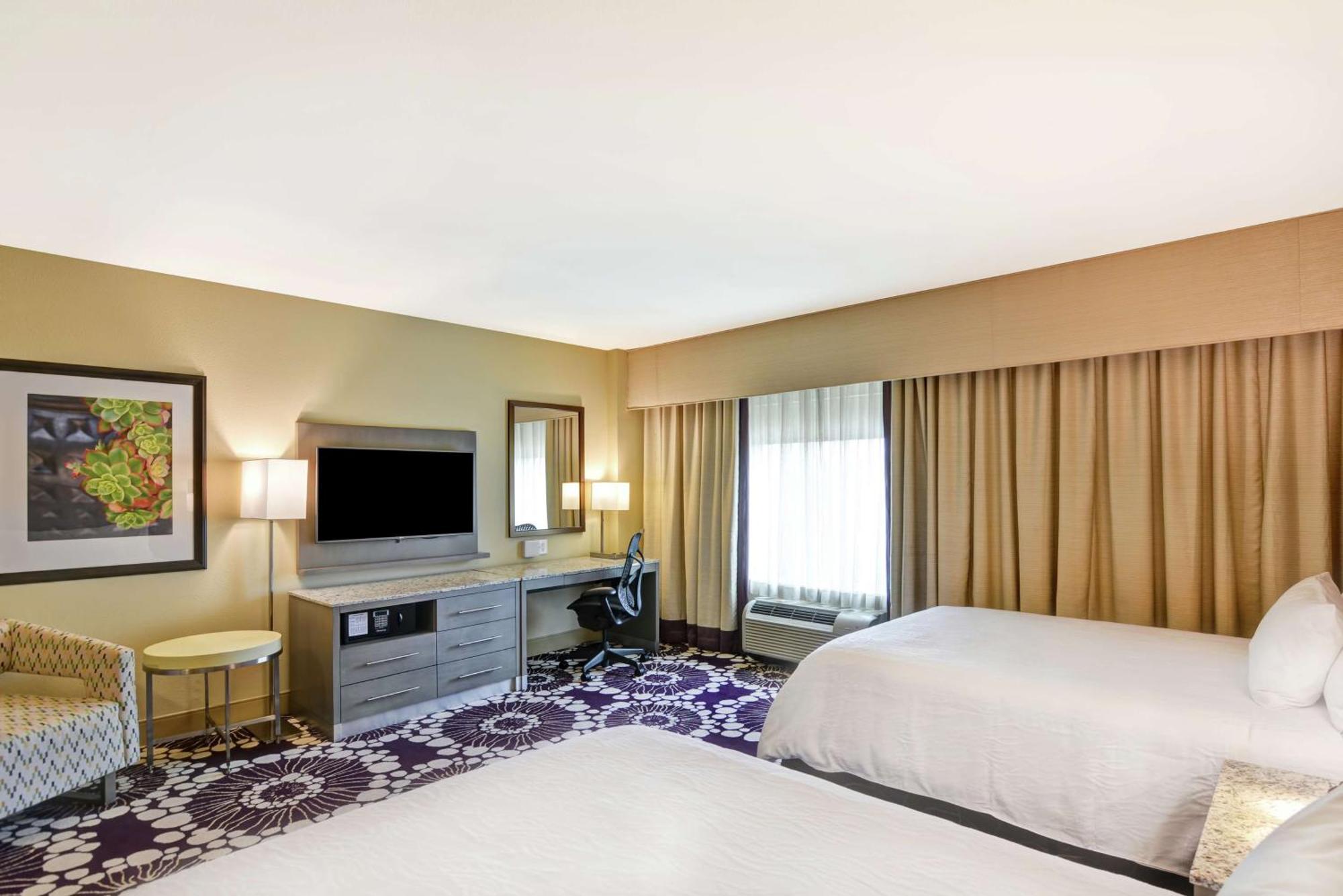 Hilton Garden Inn Raleigh/Crabtree Valley מראה חיצוני תמונה