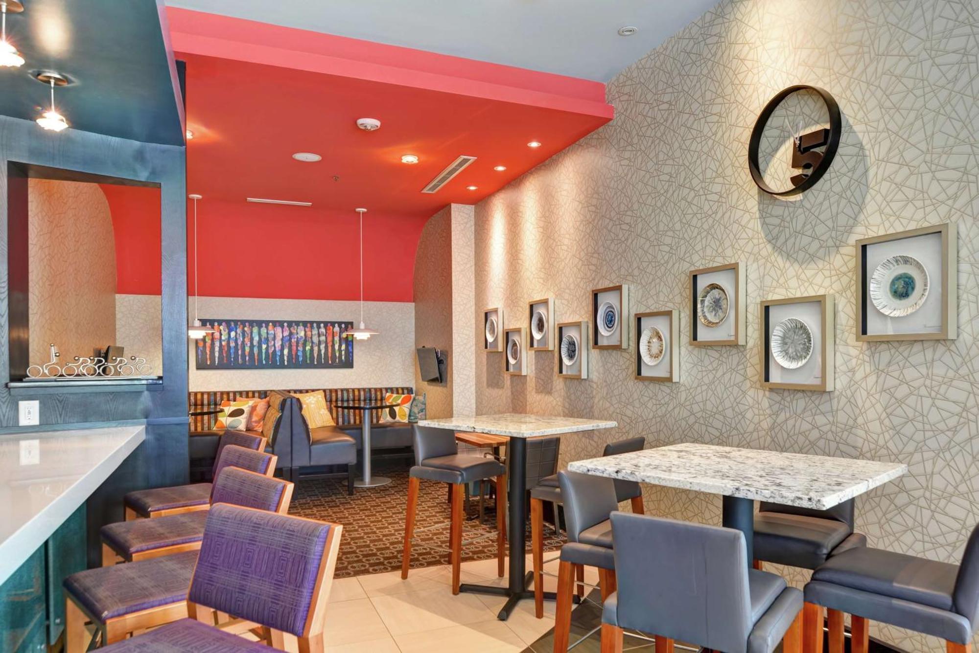 Hilton Garden Inn Raleigh/Crabtree Valley מראה חיצוני תמונה