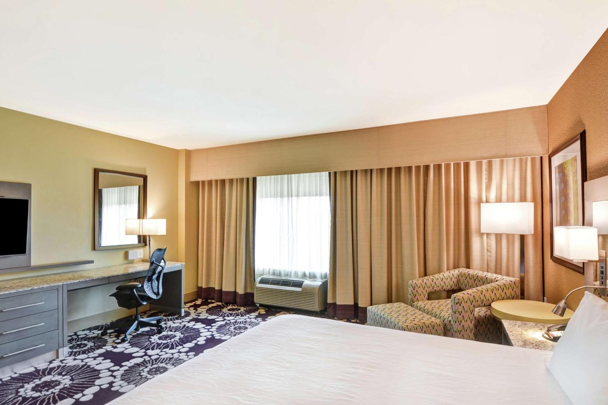 Hilton Garden Inn Raleigh/Crabtree Valley מראה חיצוני תמונה