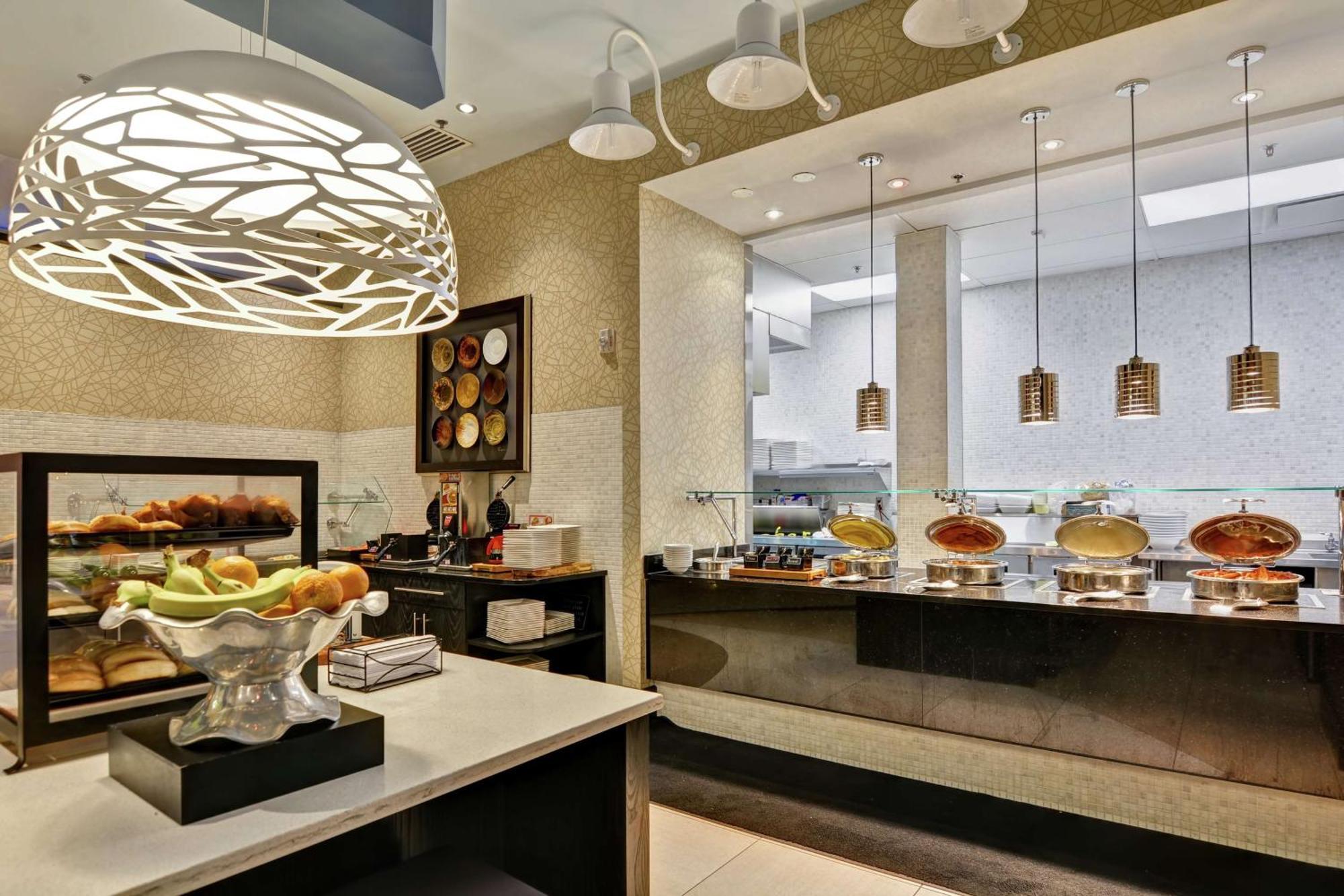 Hilton Garden Inn Raleigh/Crabtree Valley מראה חיצוני תמונה