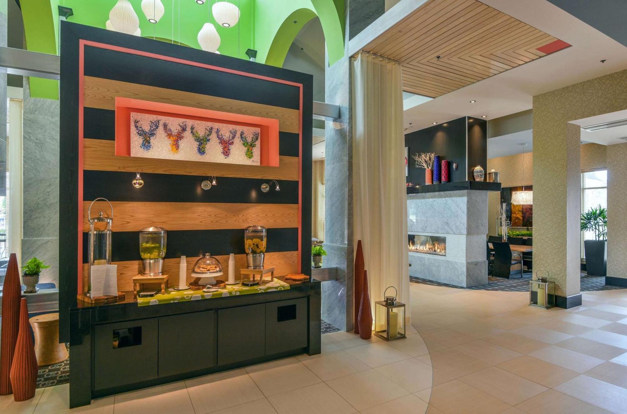 Hilton Garden Inn Raleigh/Crabtree Valley מראה חיצוני תמונה