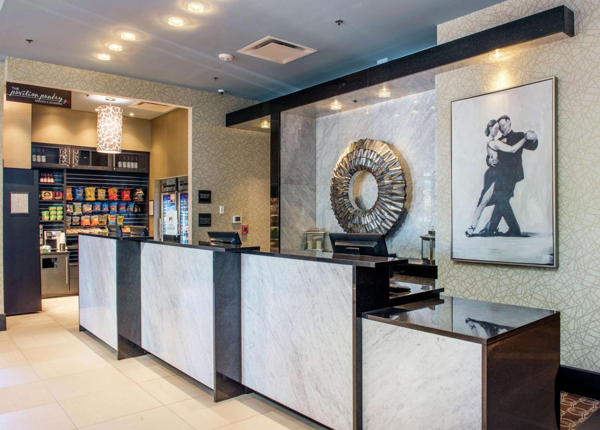 Hilton Garden Inn Raleigh/Crabtree Valley מראה חיצוני תמונה
