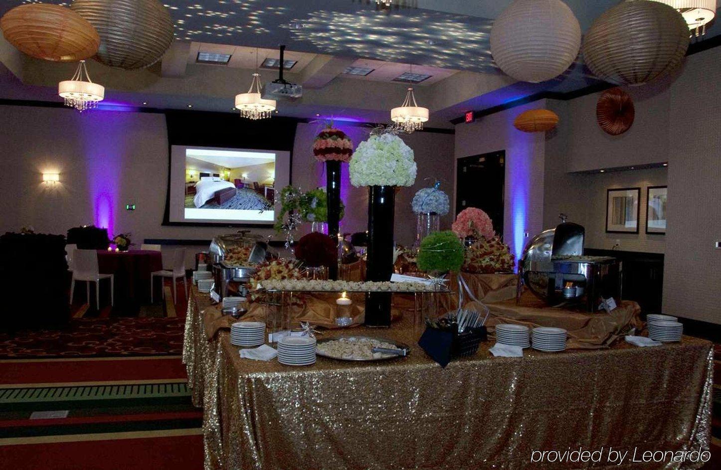 Hilton Garden Inn Raleigh/Crabtree Valley מראה חיצוני תמונה