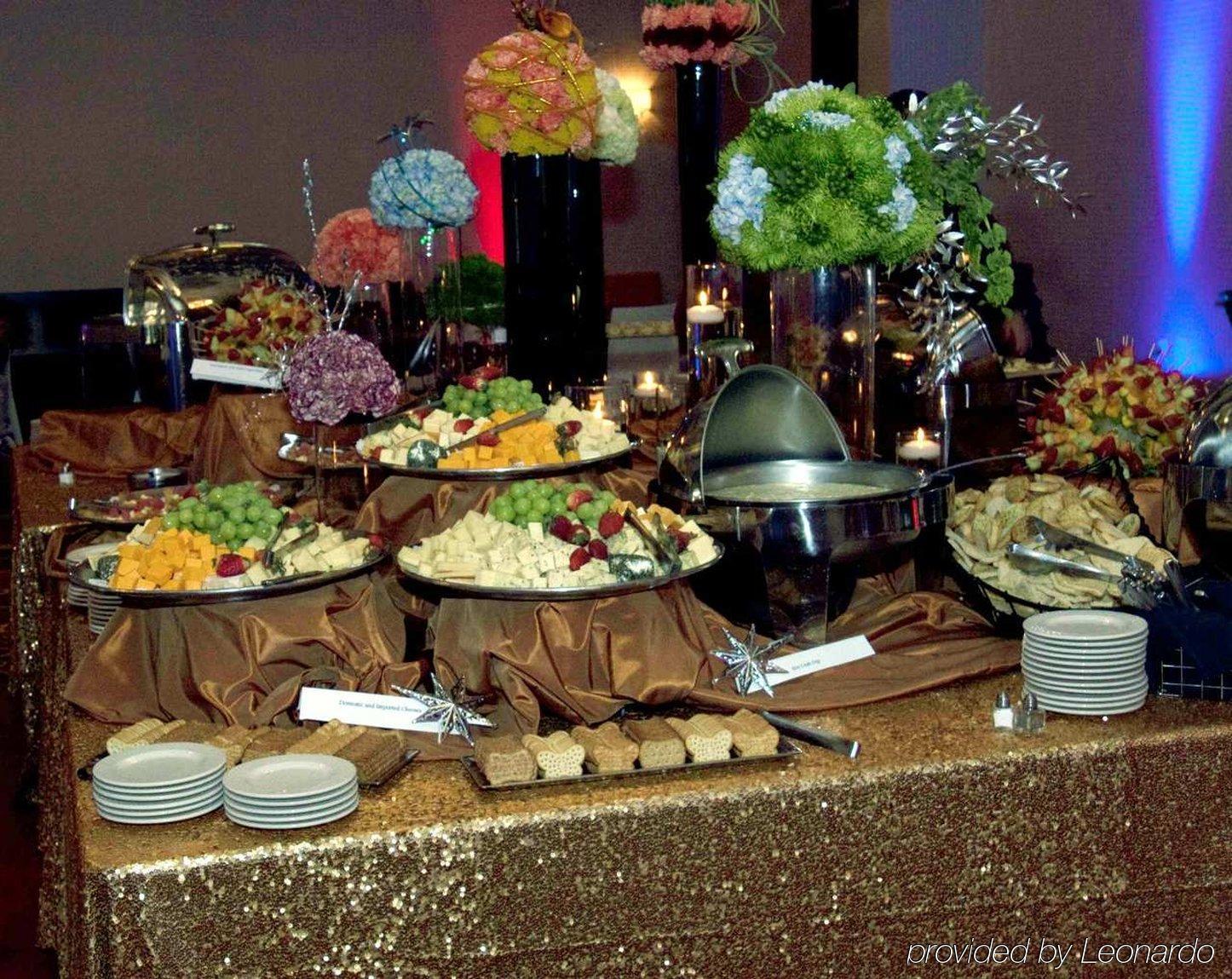 Hilton Garden Inn Raleigh/Crabtree Valley מראה חיצוני תמונה